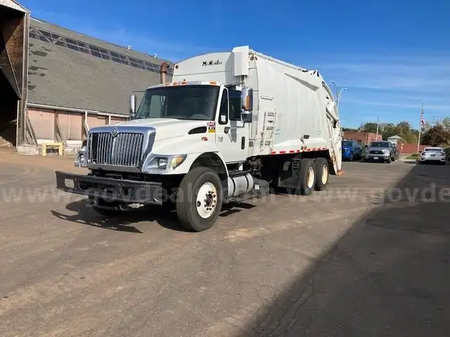 2004 International Rear Load Packer