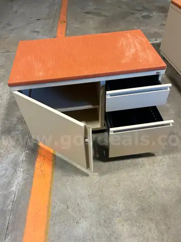 Storage cabinet