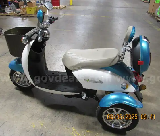 E Wheels EW-11 Scooter