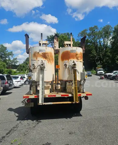 2006 Advanced Striping Equipment TomiHawk Thermoplastic Trailer