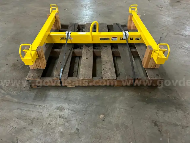 M&#x26;W BULK CONTAINER LIFTING BEAM WLL 4000 LBS.