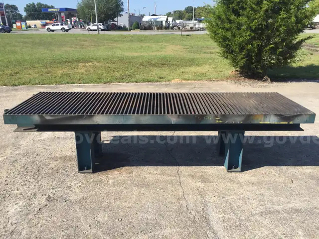 122&#x2033; x 36&#x2033; x 30&#x2033; Shop Table