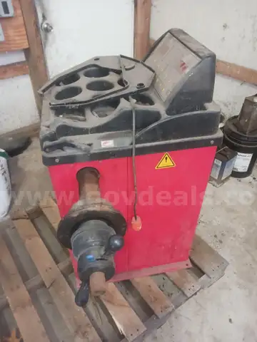 Weaver Tire Balancer