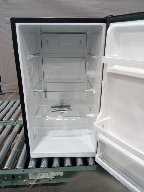 Hisense 4.4-cu Ft Counter-depth Freestanding Mini Fridge (Silver ...