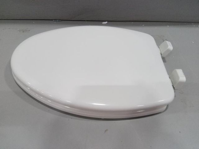 Mansfield Wood White Elongated Soft Close Toilet Seat | AllSurplus ...