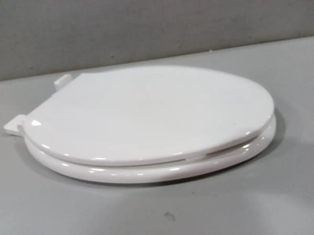 American Standard Bedminster Wood White Elongated Soft Close Toilet