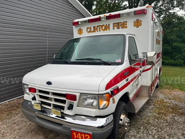 2001 Ford Econoline Ambulance   SEE VIDEO!!!