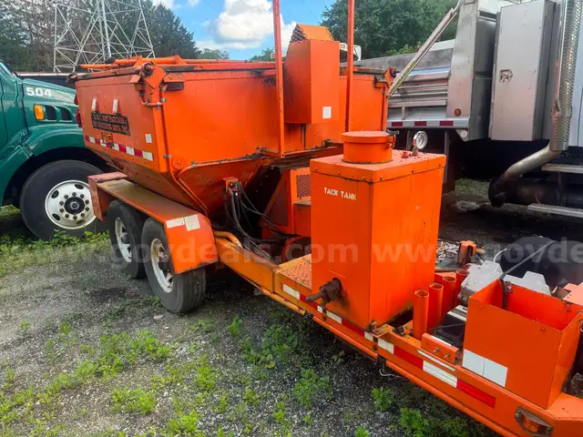 Asphalt Dumping Hot Box Trailer