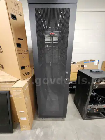 APC Server Cabinet
