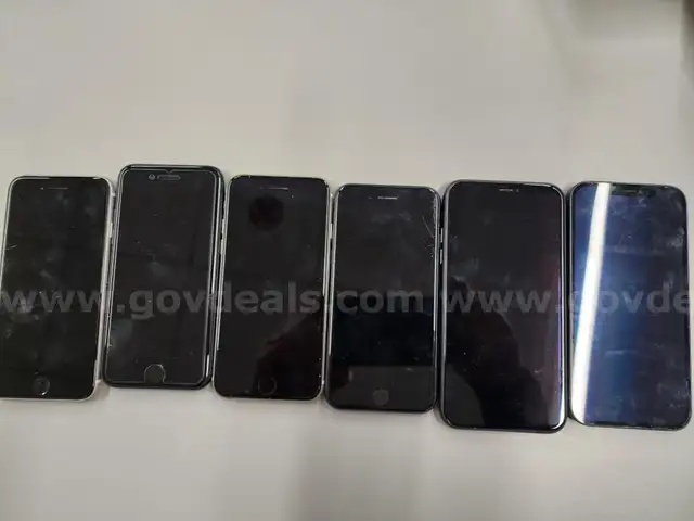 30 Apple iPhone &#x26; Samsung Galaxy Cell Phones