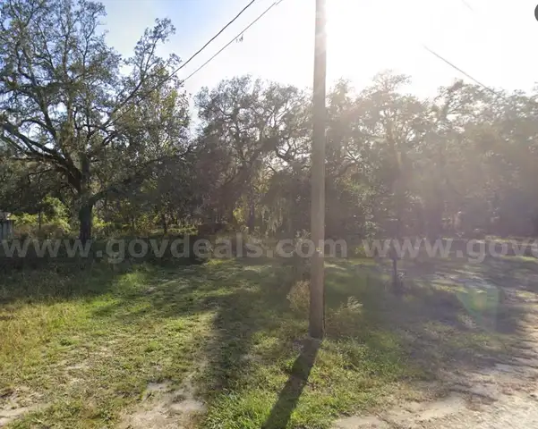 Vacant, Level Lot in Residential Ridge Manor, FL