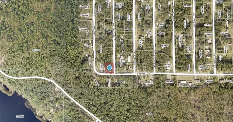 Residential Corner Lot in Altoona, FL off Lake Dorr