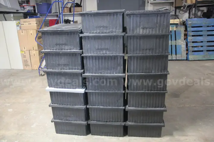 20 Storage containers stackable some with lids 21x16x12  heavy duty but used