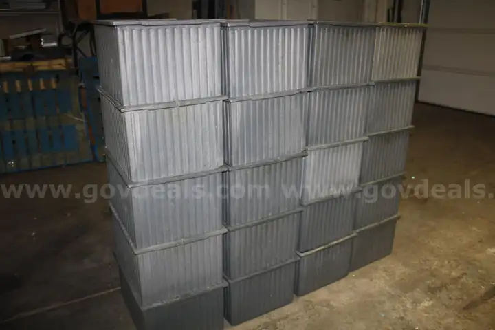 20 Storage containers stackable some with lids 21x16x12  heavy duty but used