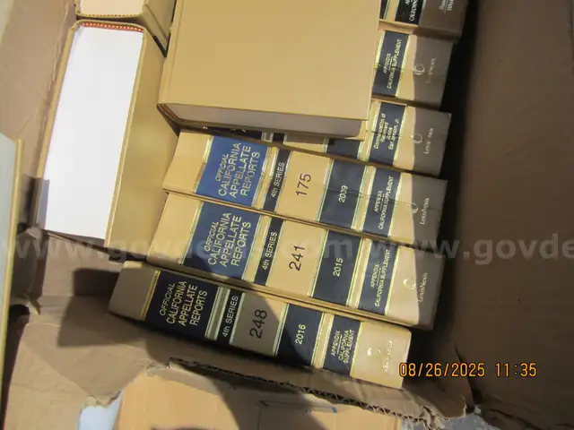 REMIX MARKET - Lot of Law Books &#x2013; Mixed Legal Reference Collection