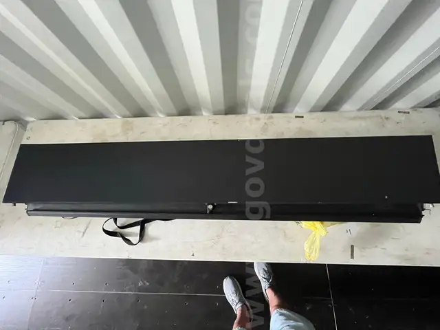 RETRACTABLE TONNEAU COVER