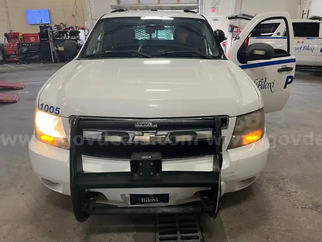 RETIRED 2010 CHEVY TAHOE - POLICE VEHICLE