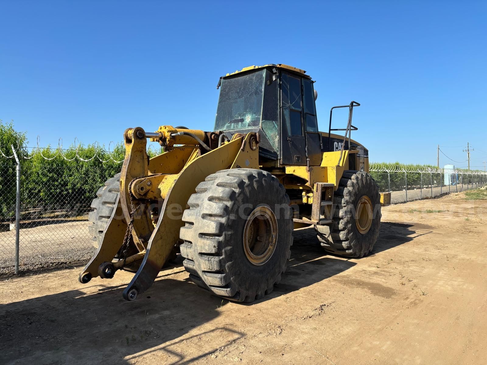 Photo of a 2004 Caterpillar 966G
