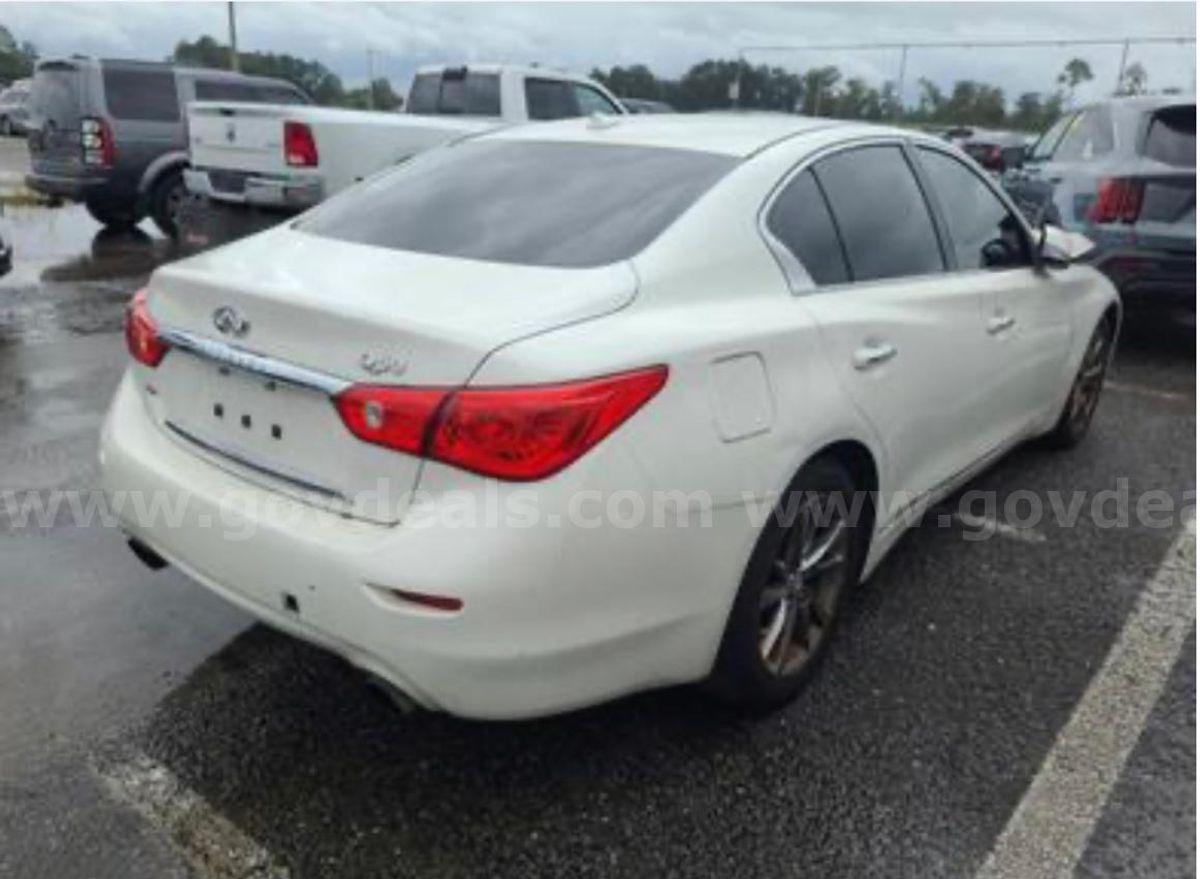 2017 Infiniti Q50 3.0t Premium AWD | AllSurplus