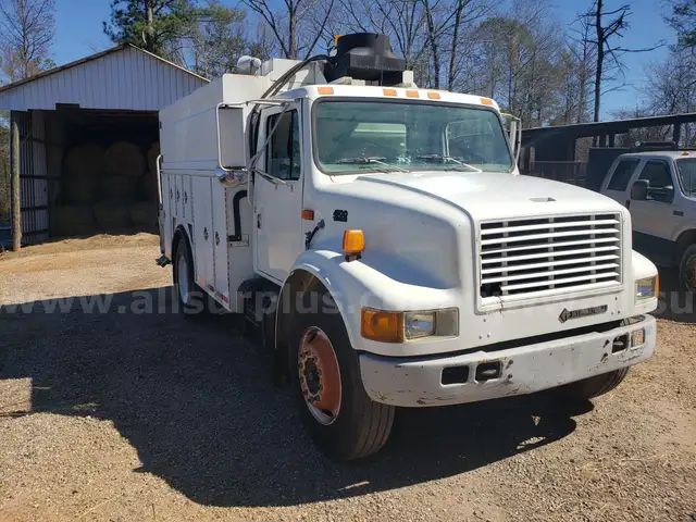 1998 International service truck 4700