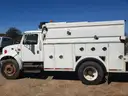 1998 International service truck 4700