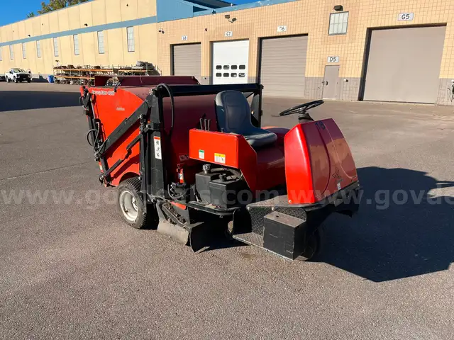 2002 SmithCo Sweepstar 48H