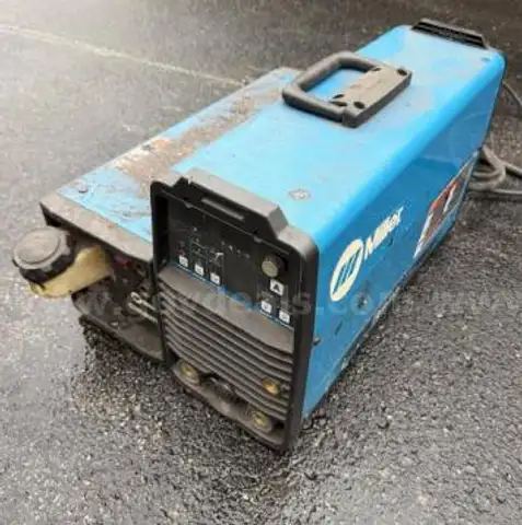 (11) Dynasty 200 w/ Water Coolers