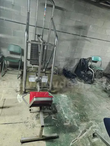 Universal Centurion Leg Press