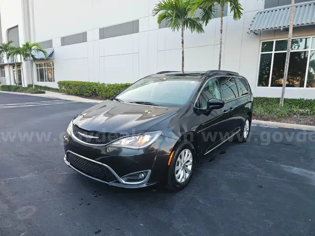 2017 CHRYSLER PACIFICA 4D WAGON TOURING-L