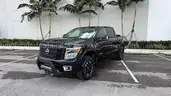 2017 Nissan Titan PRO-4X Crew Cab 4WD