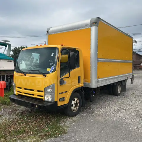 2013 Isuzu NPR HD