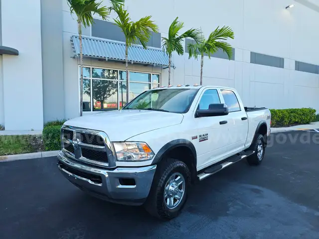 2017 RAM 2500 4WD V8 CREW CAB 6.4L TRADESMAN