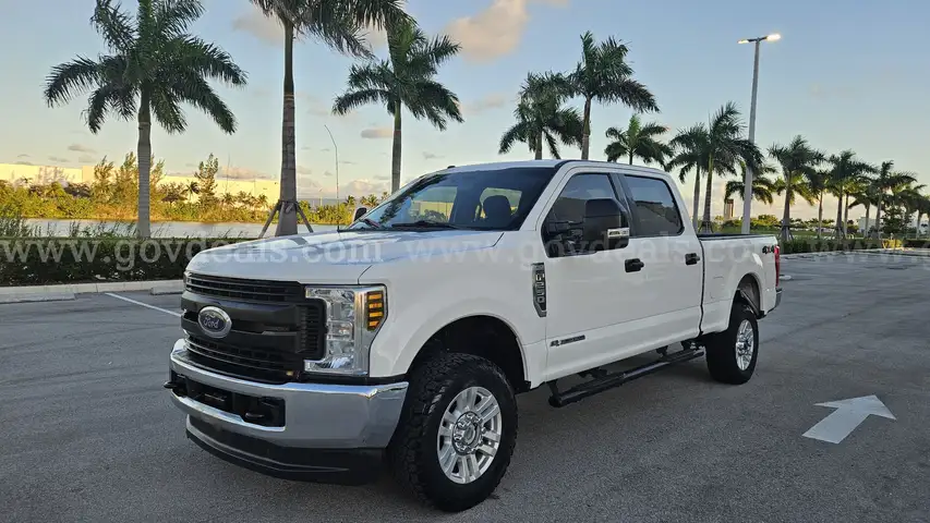 2019 Ford F-250 SD 6.7L XLT Crew Cab 4WD