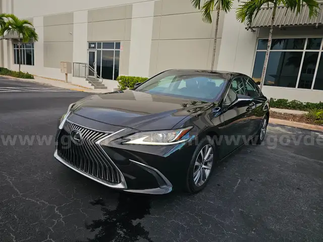 2020 LEXUS ES V6 4D SEDAN 350