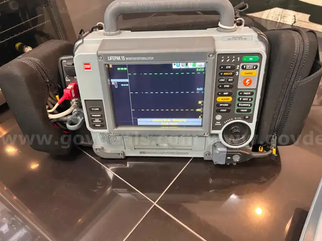 Physio-Control LIFEPAK 15 V2 Defibrillator/Monitor