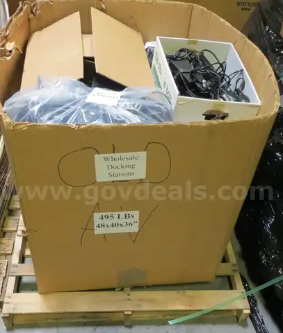 Lot of 182 Dell USB-C Docking Stations with Power Supply