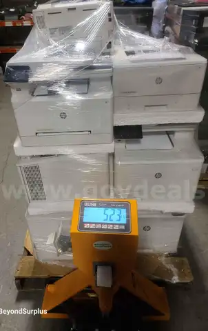 Lot of 13 HP LaserJet printers print test page