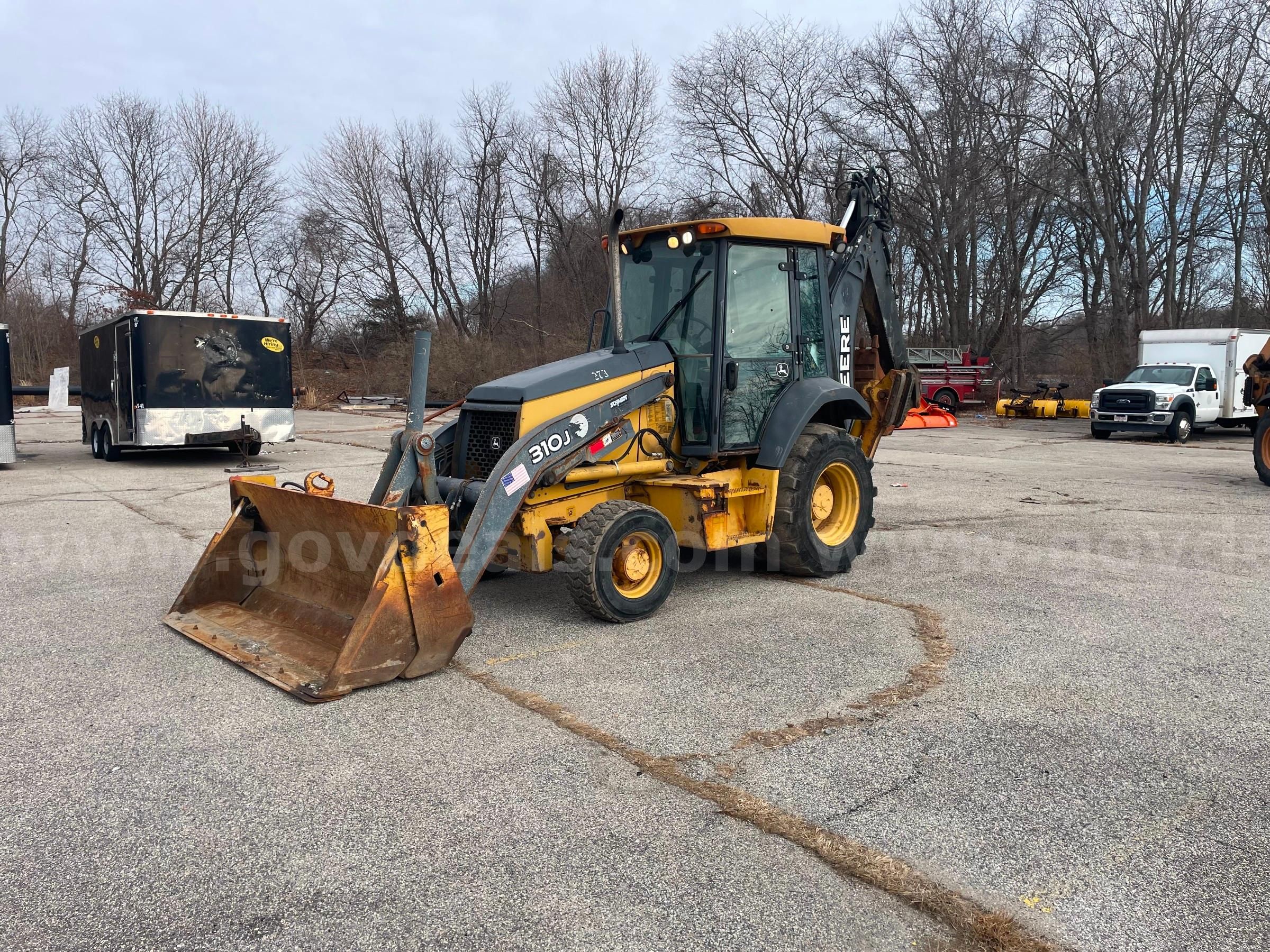 Photo of a 2011 John Deere 310J