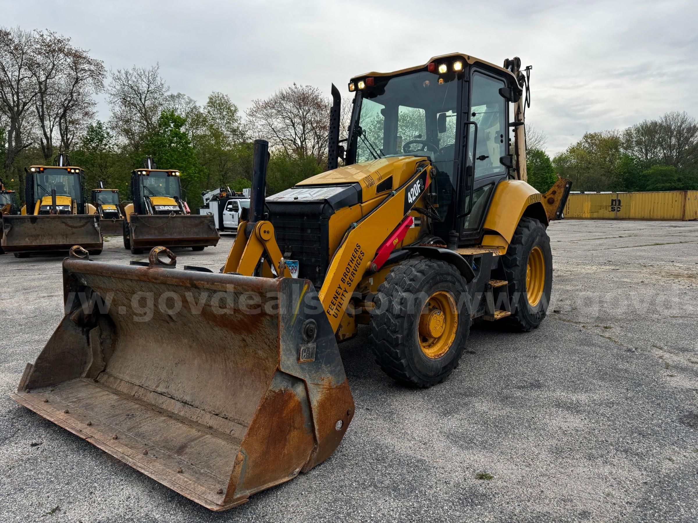 Photo of a 2016 Caterpillar 420F 2