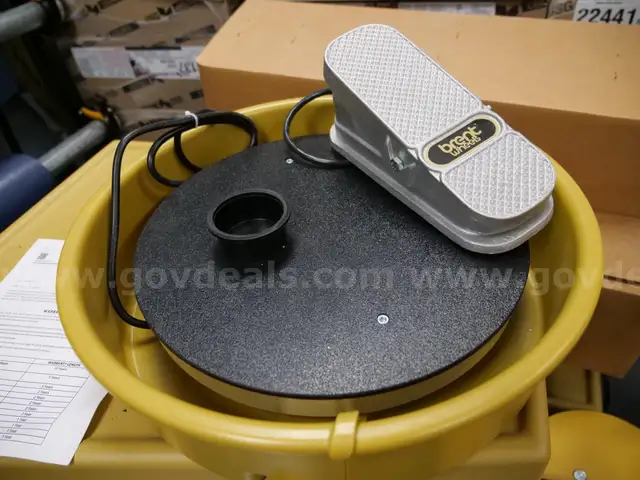 Brent Model B Pottery Wheel 115V -- New, Working Order