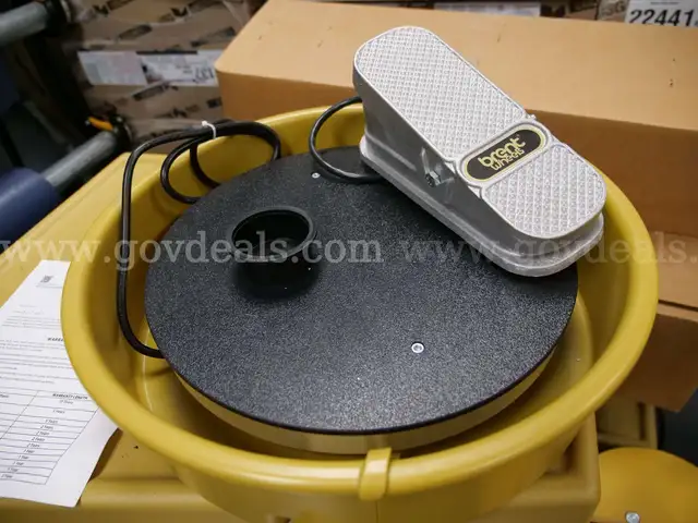 Brent Model B Pottery Wheel 115V -- New, Working Order