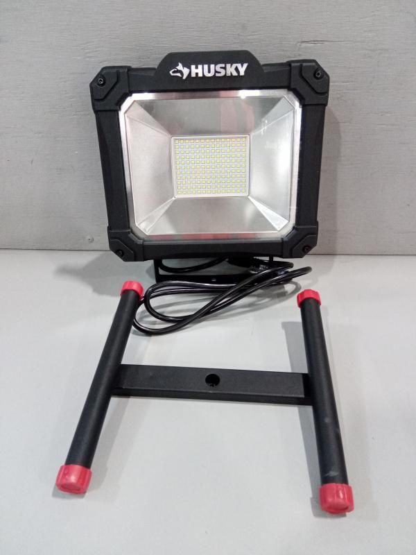 Husky 12000 Lumens 6000 Lumens Portable LED Work Light