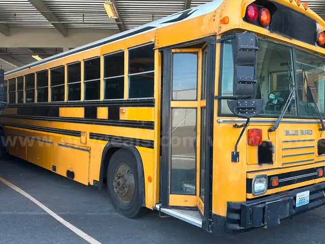 1998 BlueBird TC2000, Cummins Diesel, 78 Passenger