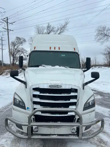 2022 Freightliner Cascadia
