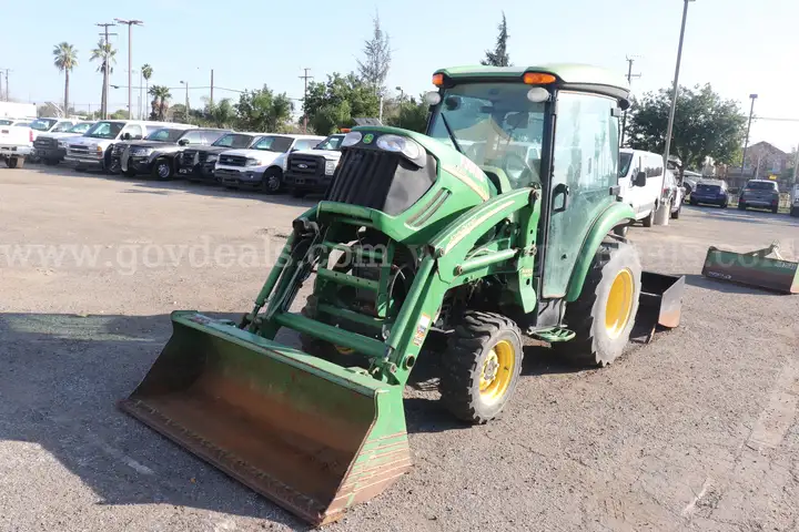 2010 JOHN DEERE 3520