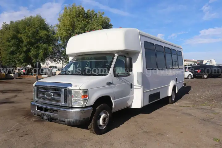 2015 Ford Econoline