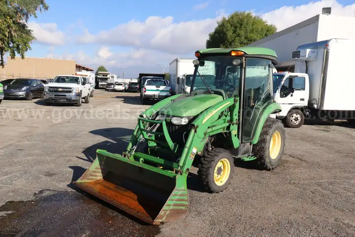2010 JOHN DEERE 3520