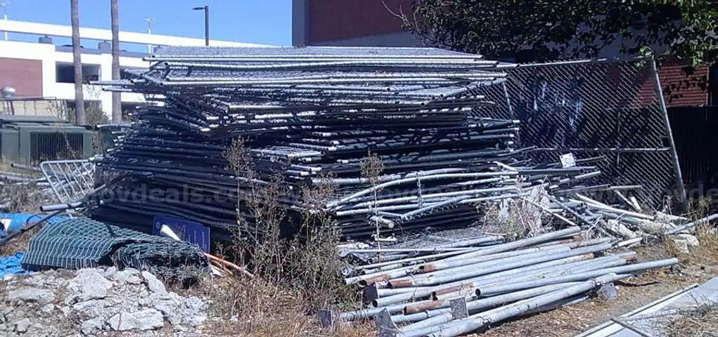 20 chain link fence (8' x 10')