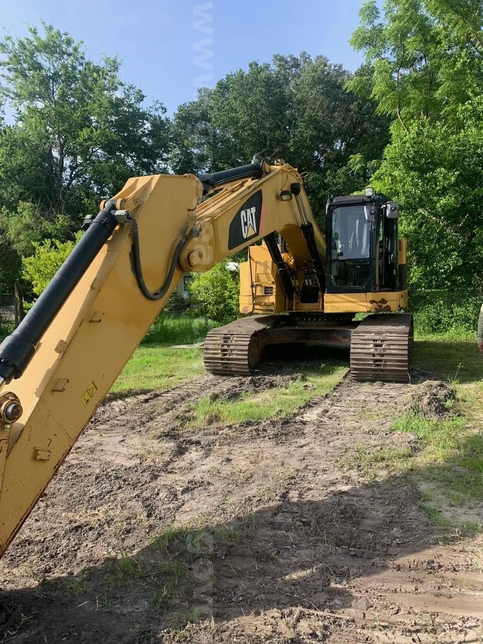 Photo of a 2015 Caterpillar 321D LCR