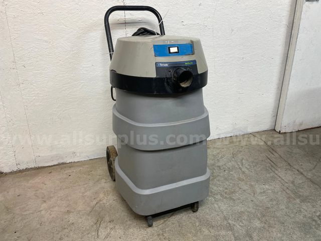 Tornado 4000 - 20 Gallon Wet / Dry Vacuum WORKS - 110 V | AllSurplus